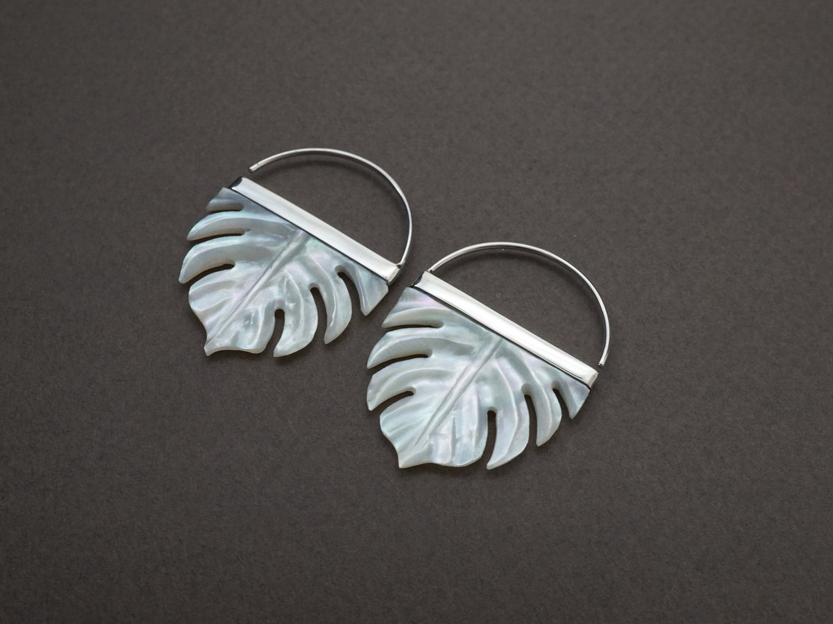 Tropical leaf Earrings in mother of pearl with gold-tone bezel (b254)