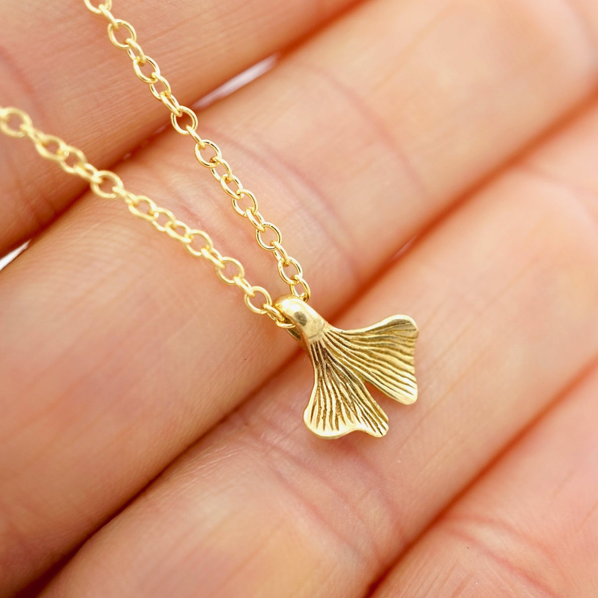 Ginko Necklace Gold - Leaf pendant (B230)