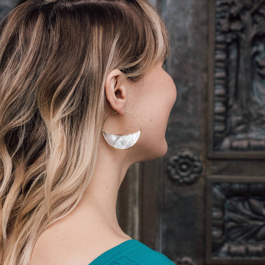 Silver Mother of Pearl Moon Earrings - Crescent moon hoop - Sterling Silver - Lunette Hoop