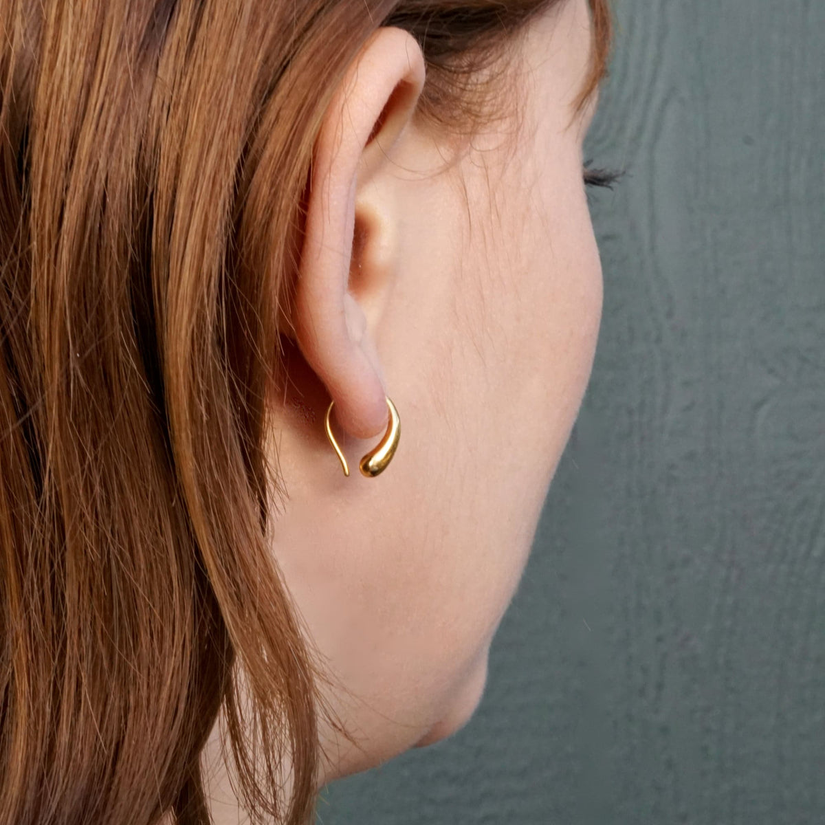 Minimalist Raindrop Earrings - Horseshoe Hoops Gold (290)