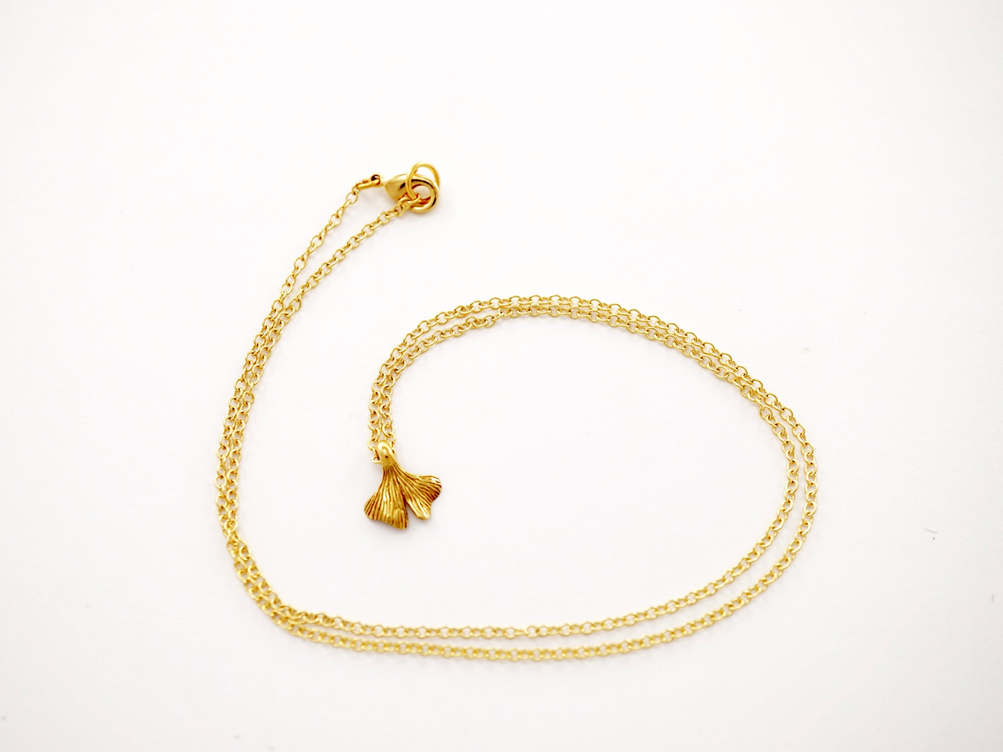 Ginkgo Necklace - Leaf pendant - Gold Filled delicate chain (B230)
