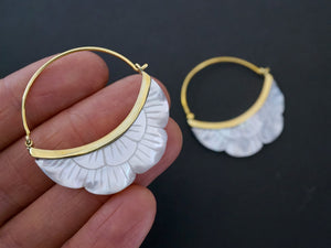 Mother of Pearl Moon Earrings - Crescent Moon Flower - Mother of pearl with Gold-tone bezel (b222)